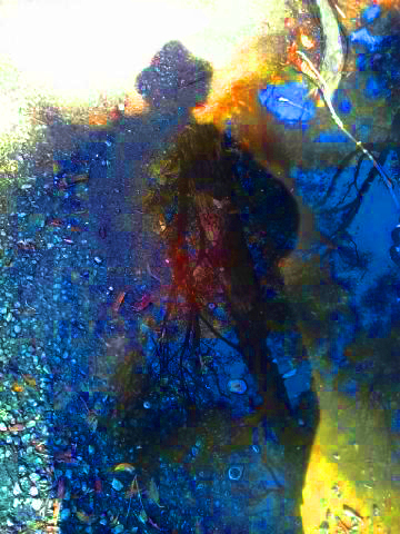 WOMAN_IN_HER_FATHERS_COAT